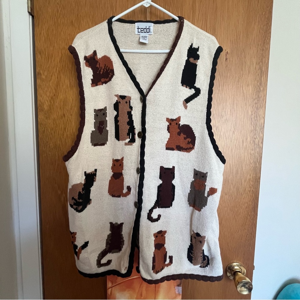 VINTAGE CAT VEST